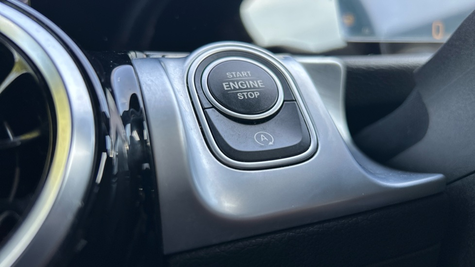 Mercedes-Benz GLB 200 AMG Line 5dr 7G-Tronic Petrol Estate - Image 43