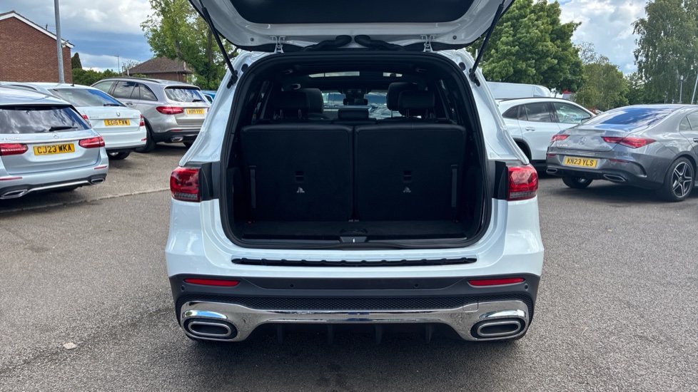 Mercedes-Benz GLB 200 AMG Line Premium Plus 5dr 7G-Tronic Petrol Estate - Image 4