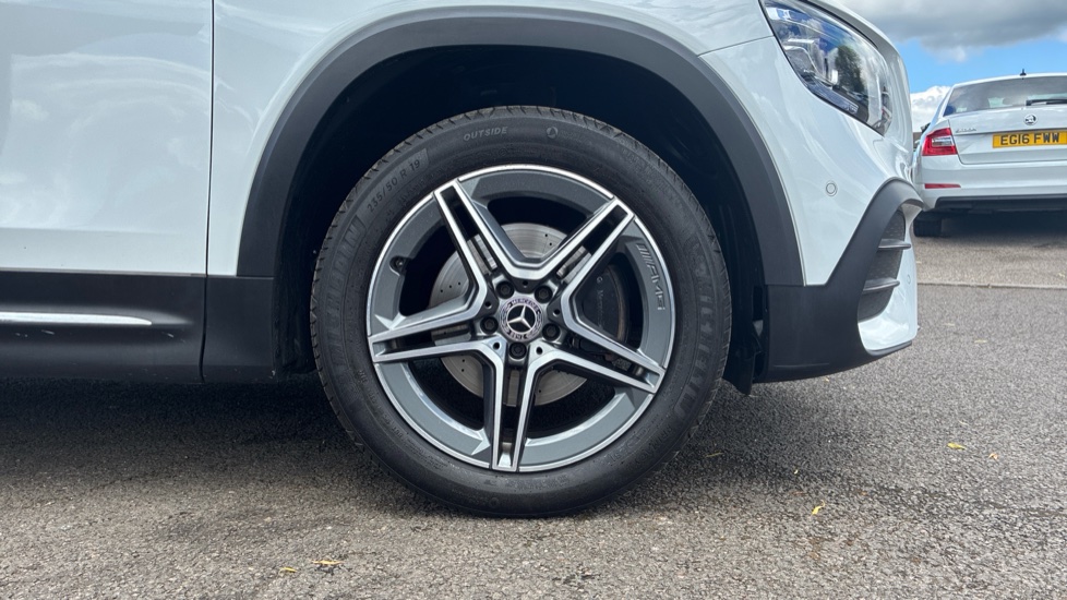 Mercedes-Benz GLB 200 AMG Line Premium Plus 5dr 7G-Tronic Petrol Estate - Image 7