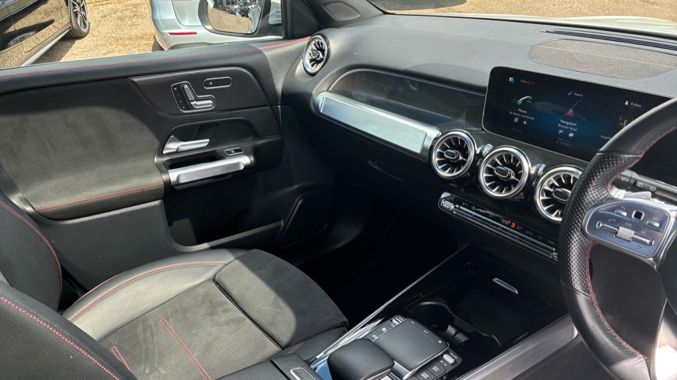 Mercedes-Benz GLB 200 AMG Line Premium Plus 5dr 7G-Tronic Petrol Estate - Image 14