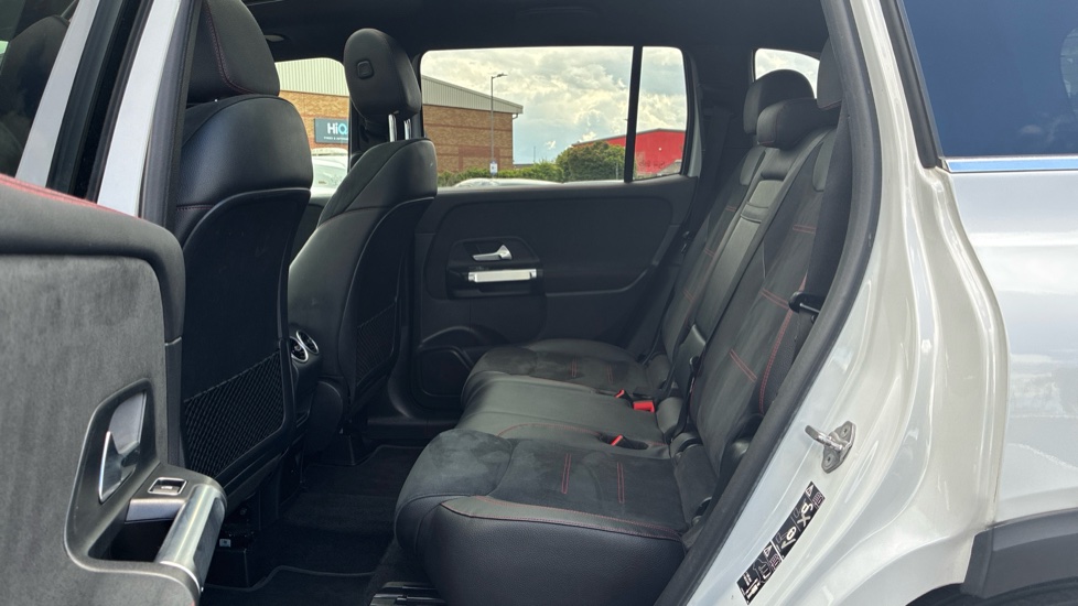 Mercedes-Benz GLB 200 AMG Line Premium Plus 5dr 7G-Tronic Petrol Estate - Image 16