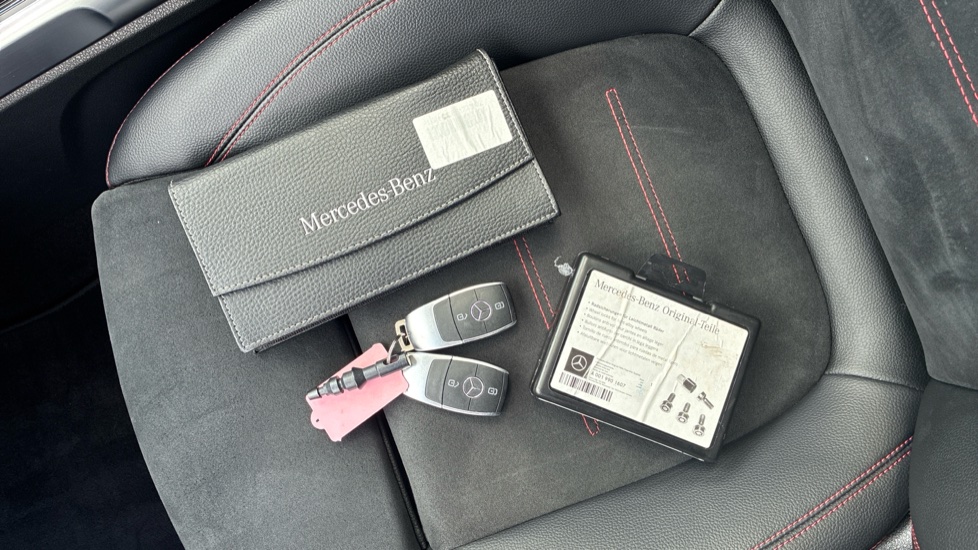 Mercedes-Benz GLB 200 AMG Line Premium Plus 5dr 7G-Tronic Petrol Estate - Image 19