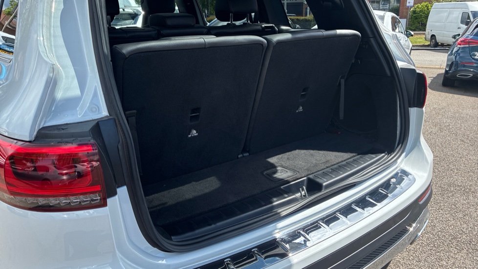Mercedes-Benz GLB 200 AMG Line Premium Plus 5dr 7G-Tronic Petrol Estate - Image 24