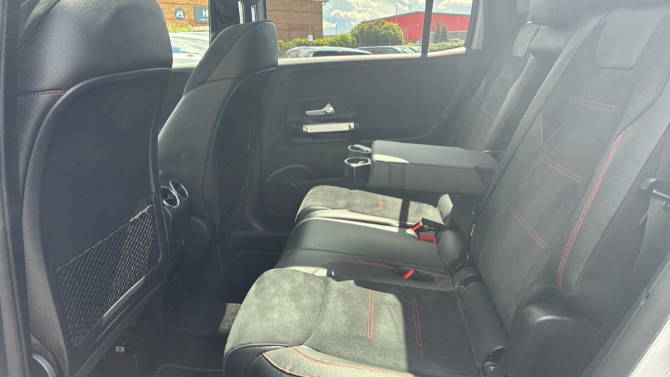 Mercedes-Benz GLB 200 AMG Line Premium Plus 5dr 7G-Tronic Petrol Estate - Image 28
