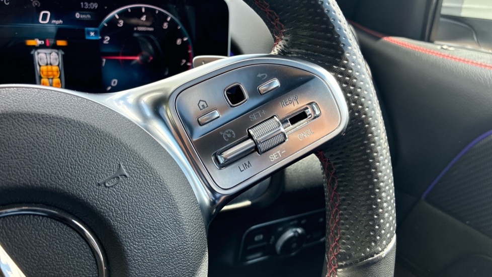 Mercedes-Benz GLB 200 AMG Line Premium Plus 5dr 7G-Tronic Petrol Estate - Image 34