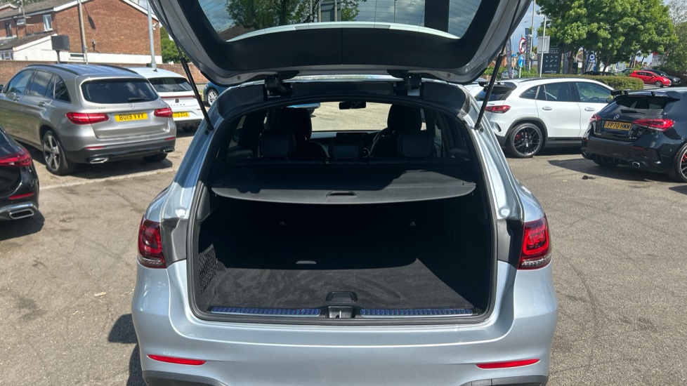 Mercedes-Benz GLC 300 4Matic AMG Line 5dr 9G-Tronic Petrol Estate - Image 4