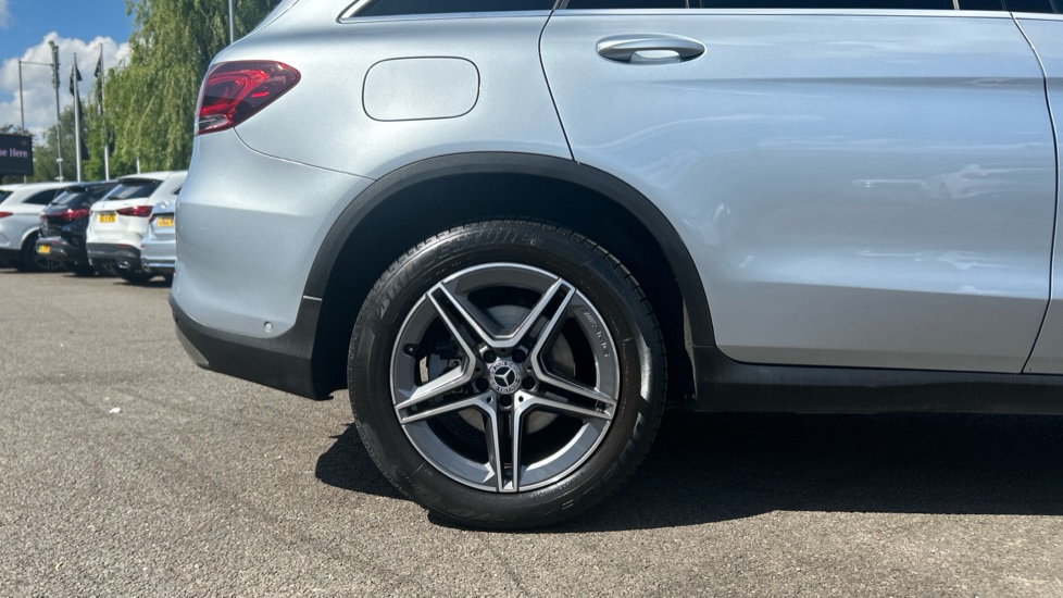 Mercedes-Benz GLC 300 4Matic AMG Line 5dr 9G-Tronic Petrol Estate - Image 7
