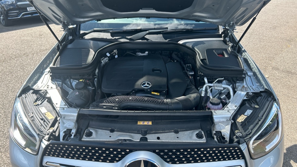 Mercedes-Benz GLC 300 4Matic AMG Line 5dr 9G-Tronic Petrol Estate - Image 8