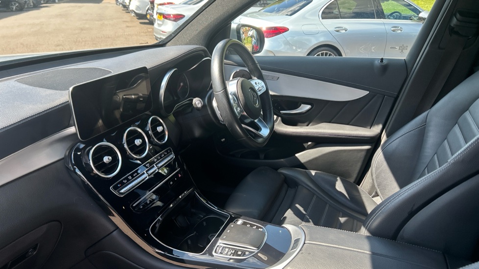 Mercedes-Benz GLC 300 4Matic AMG Line 5dr 9G-Tronic Petrol Estate - Image 9