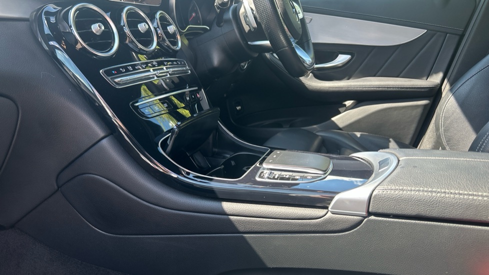 Mercedes-Benz GLC 300 4Matic AMG Line 5dr 9G-Tronic Petrol Estate - Image 13