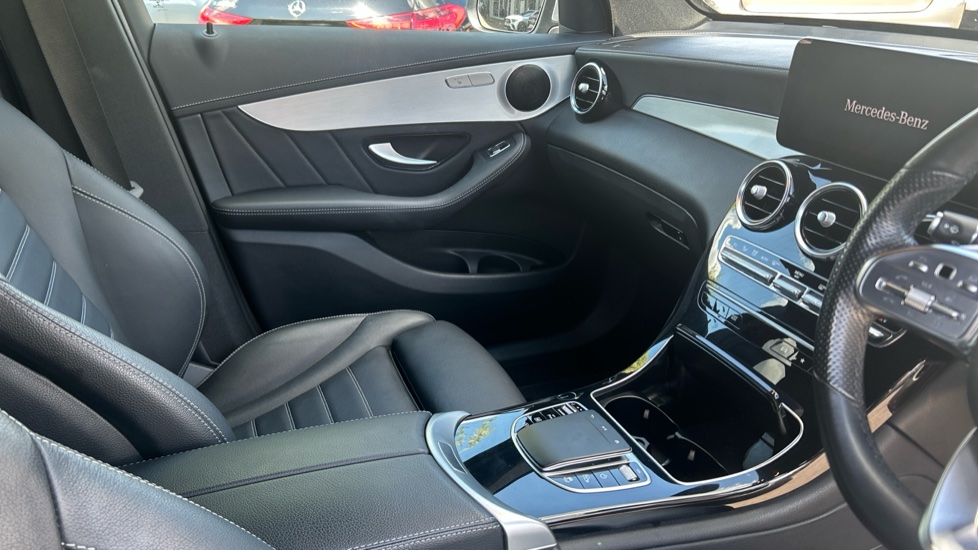Mercedes-Benz GLC 300 4Matic AMG Line 5dr 9G-Tronic Petrol Estate - Image 14