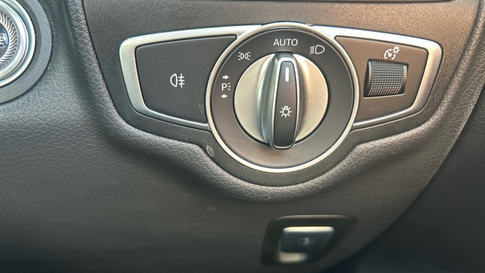 Mercedes-Benz GLC 300 4Matic AMG Line 5dr 9G-Tronic Petrol Estate - Image 24