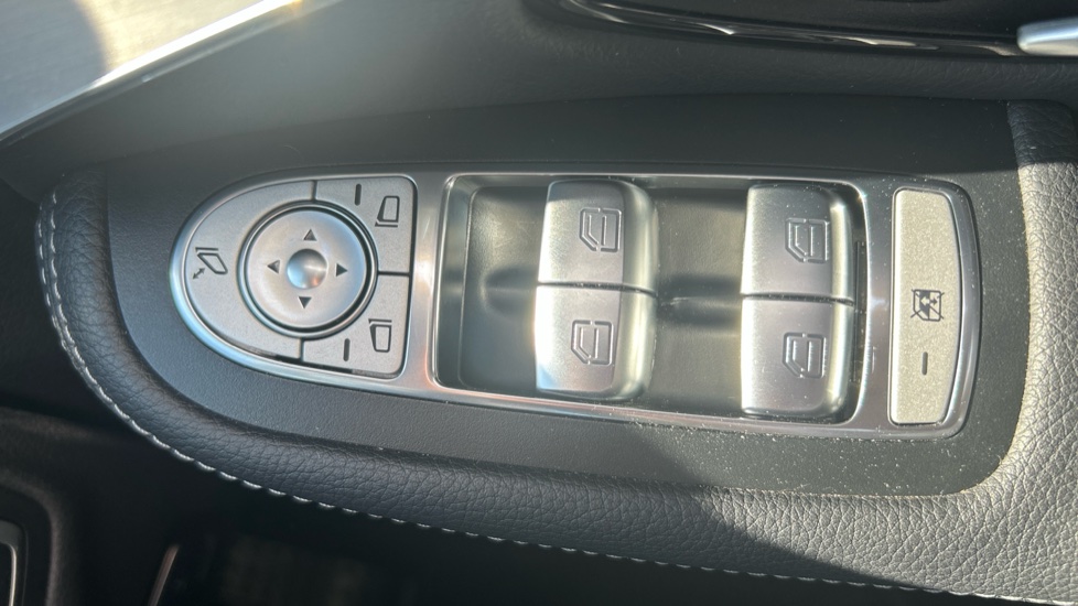 Mercedes-Benz GLC 300 4Matic AMG Line 5dr 9G-Tronic Petrol Estate - Image 26