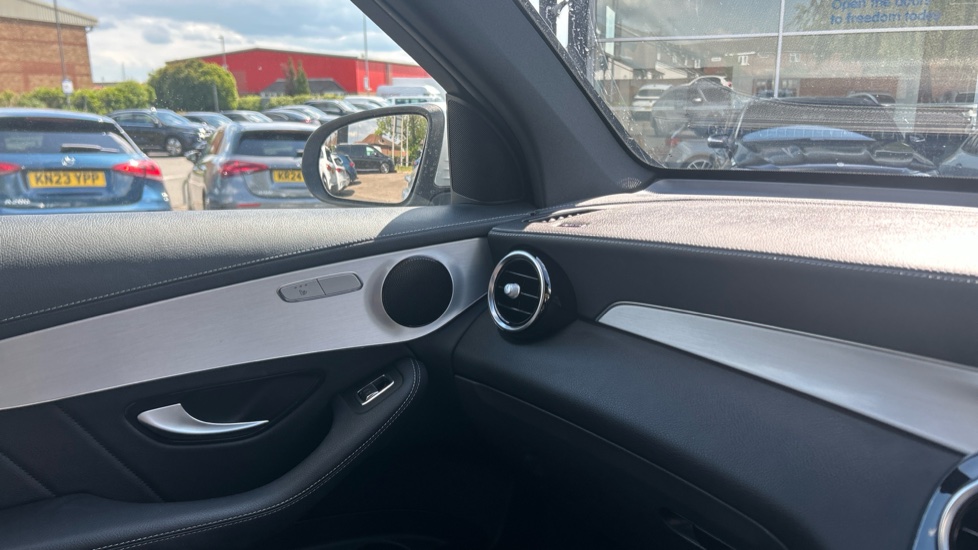 Mercedes-Benz GLC 300 4Matic AMG Line 5dr 9G-Tronic Petrol Estate - Image 27