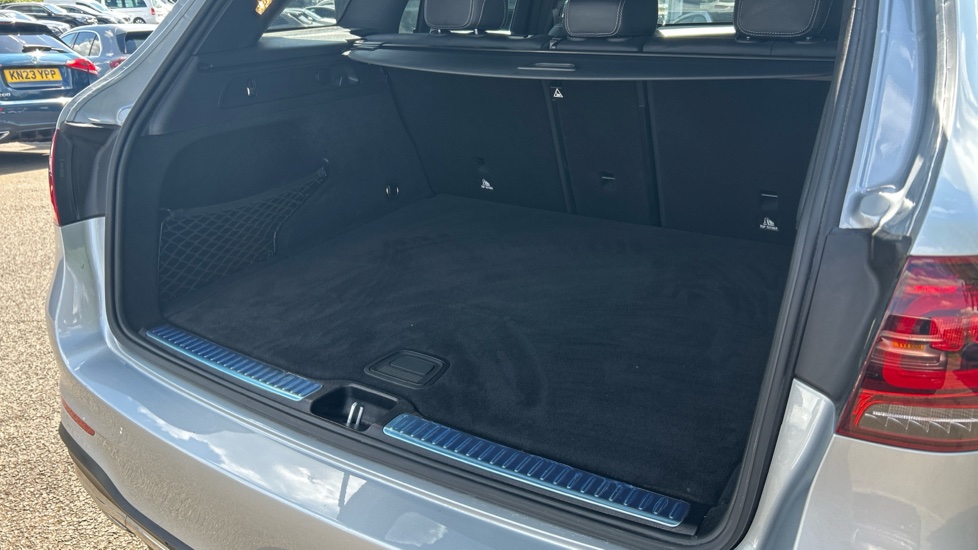 Mercedes-Benz GLC 300 4Matic AMG Line 5dr 9G-Tronic Petrol Estate - Image 32