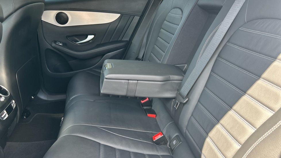 Mercedes-Benz GLC 300 4Matic AMG Line 5dr 9G-Tronic Petrol Estate - Image 35