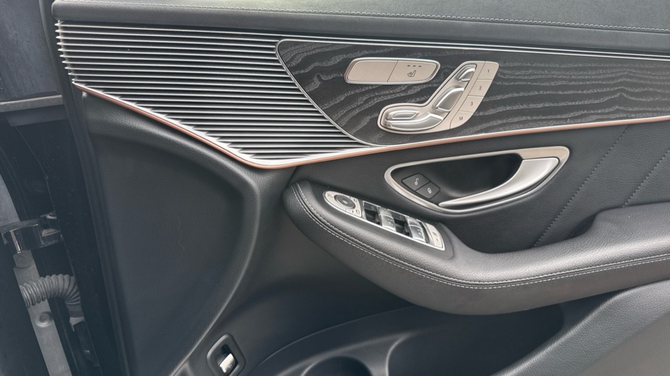 Mercedes-Benz EQC 400 300kW AMG Line Premium Plus 80kWh 5dr Auto Electric Estate - Image 28