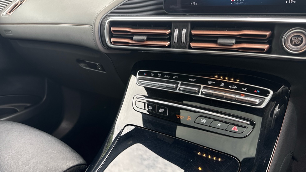 Mercedes-Benz EQC 400 300kW AMG Line Premium Plus 80kWh 5dr Auto Electric Estate - Image 30