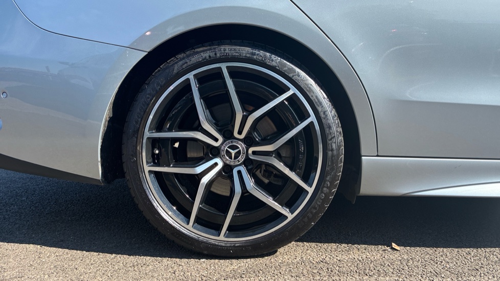 Mercedes-Benz C-Class C300 AMG Line Premium 5dr 9G-Tronic Petrol Estate - Image 7