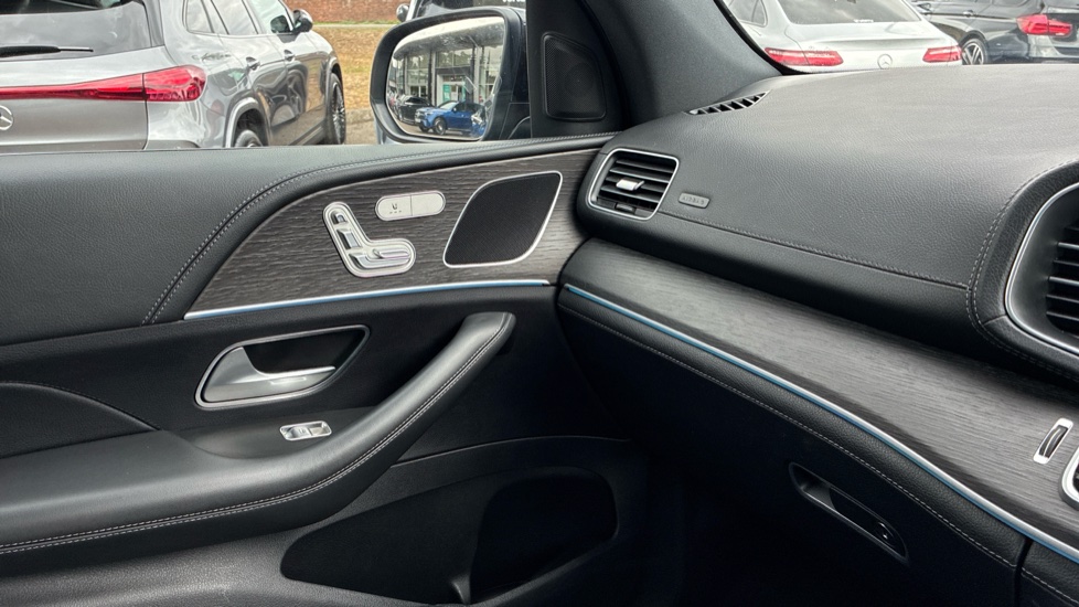 Mercedes-Benz GLE 400d 4Matic AMG Line Prem 5dr 9G-Tronic [7 St] Diesel Estate - Image 28
