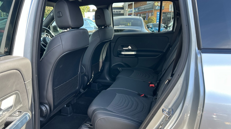 Mercedes-Benz GLB 200 Sport Executive 5dr 7G-Tronic Petrol Estate - Image 16