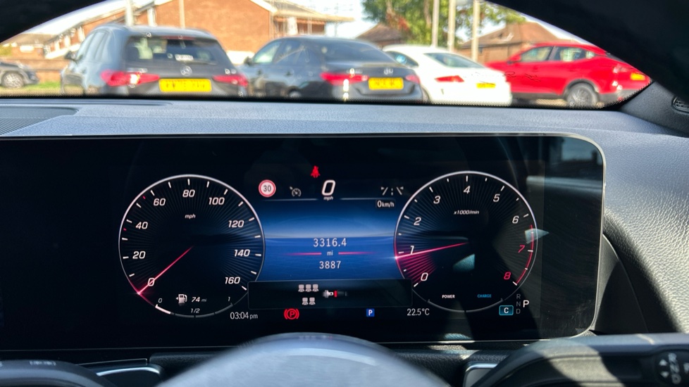 Mercedes-Benz GLB 200 Sport Executive 5dr 7G-Tronic Petrol Estate - Image 18