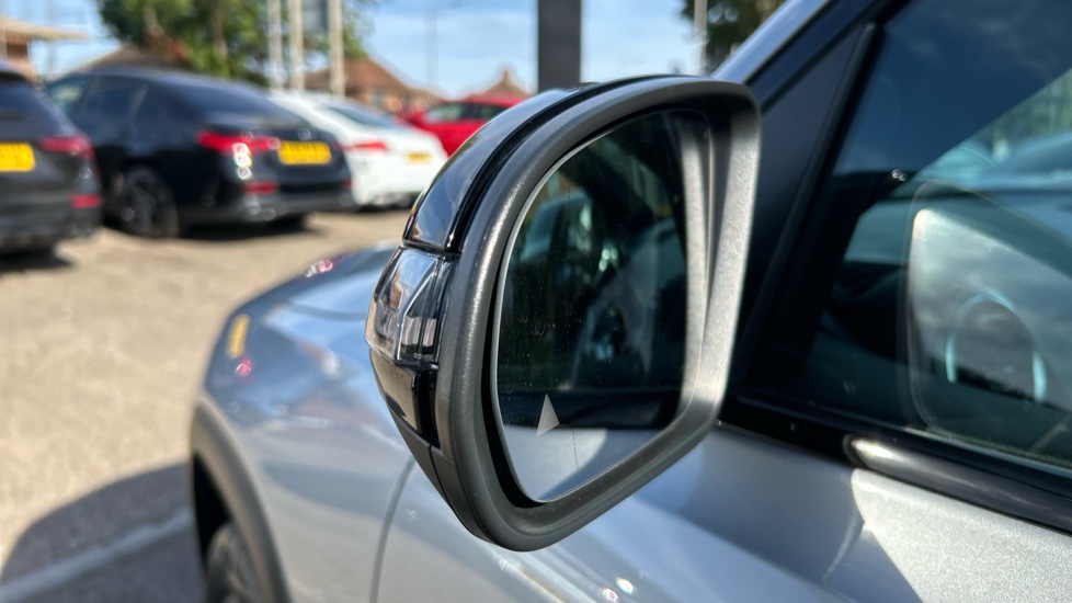 Mercedes-Benz GLB 200 Sport Executive 5dr 7G-Tronic Petrol Estate - Image 30