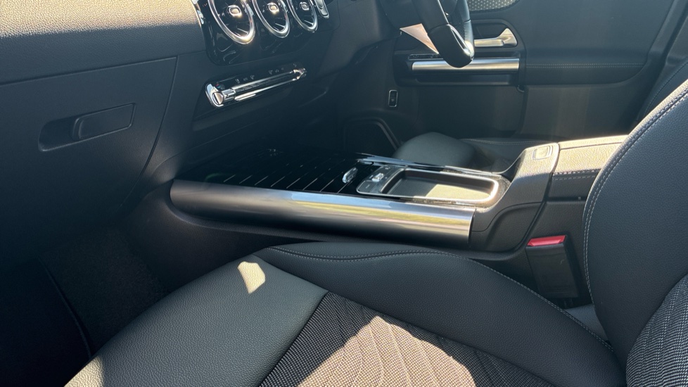 Mercedes-Benz GLA 200 Sport Executive 5dr Auto Petrol Hatchback - Image 13