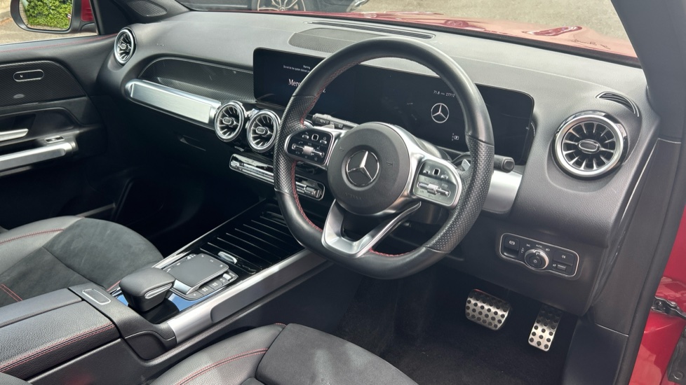 Mercedes-Benz GLB 200 AMG Line Premium 5dr 7G-Tronic Petrol Estate - Image 11