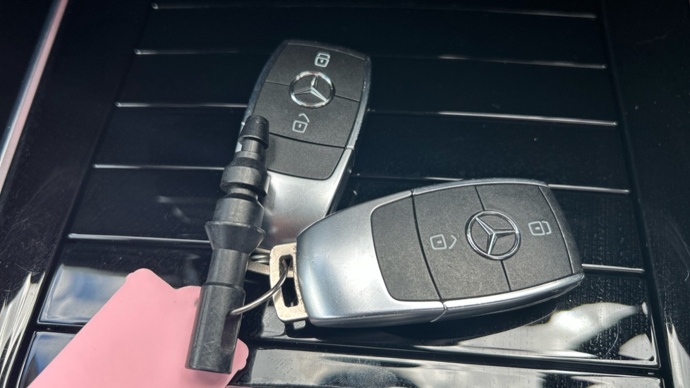 Mercedes-Benz GLB 200 AMG Line Premium 5dr 7G-Tronic Petrol Estate - Image 20