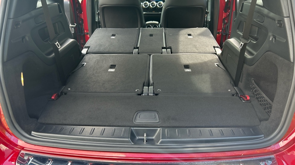 Mercedes-Benz GLB 200 AMG Line Premium 5dr 7G-Tronic Petrol Estate - Image 30