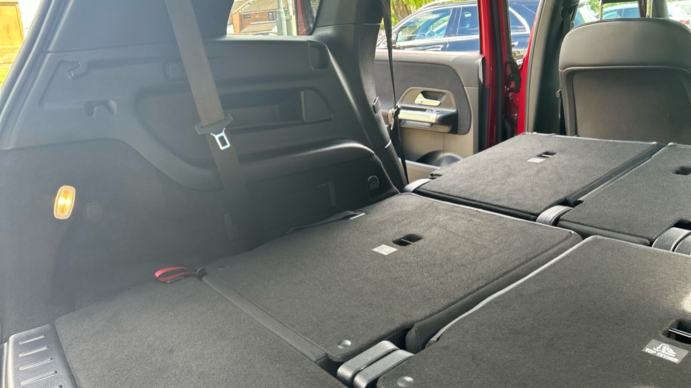 Mercedes-Benz GLB 200 AMG Line Premium 5dr 7G-Tronic Petrol Estate - Image 32