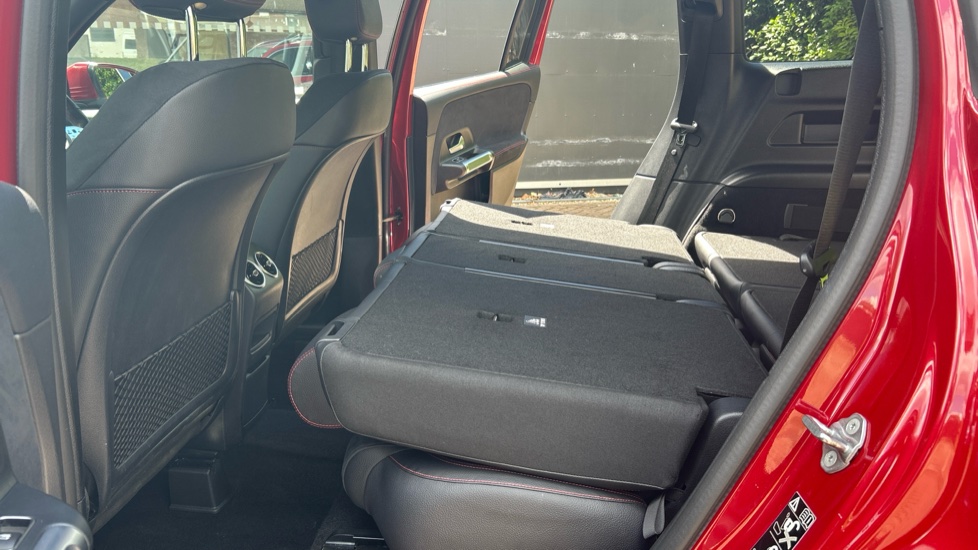 Mercedes-Benz GLB 200 AMG Line Premium 5dr 7G-Tronic Petrol Estate - Image 34