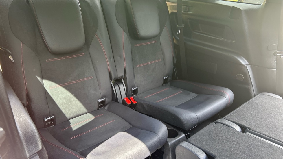 Mercedes-Benz GLB 200 AMG Line Premium 5dr 7G-Tronic Petrol Estate - Image 37