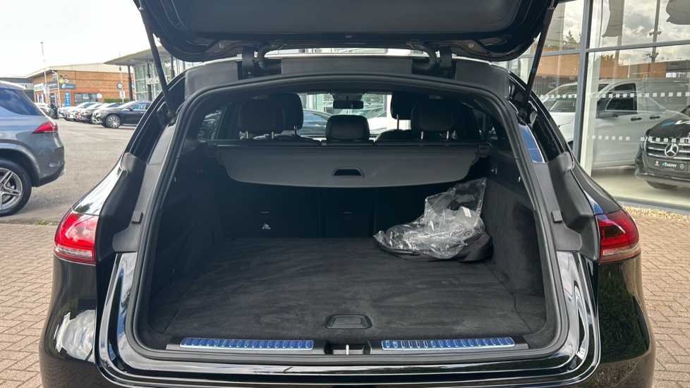 Mercedes-Benz EQC 400 300kW AMG Line Premium 80kWh 5dr Auto Electric Estate - Image 4