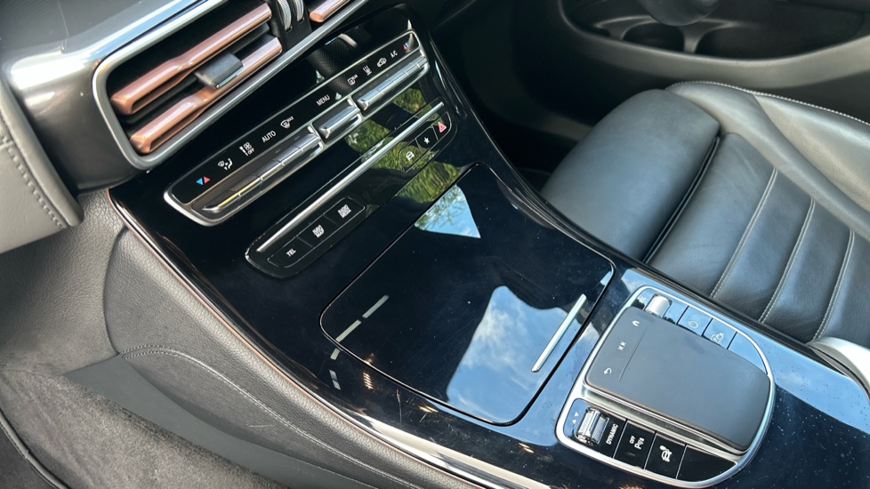 Mercedes-Benz EQC 400 300kW AMG Line Premium 80kWh 5dr Auto Electric Estate - Image 13