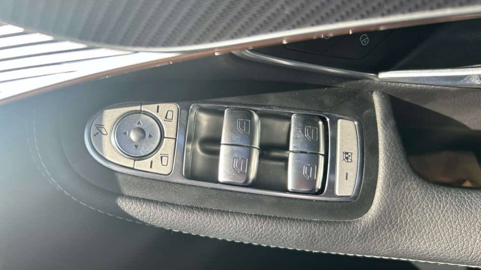 Mercedes-Benz EQC 400 300kW AMG Line Premium 80kWh 5dr Auto Electric Estate - Image 25