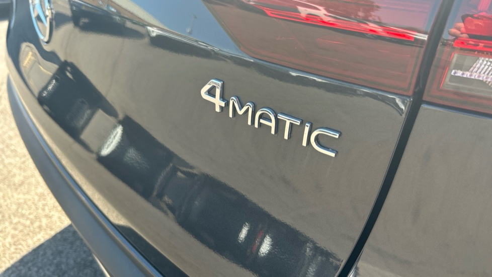 Mercedes-Benz EQC 400 300kW AMG Line Premium 80kWh 5dr Auto Electric Estate - Image 41