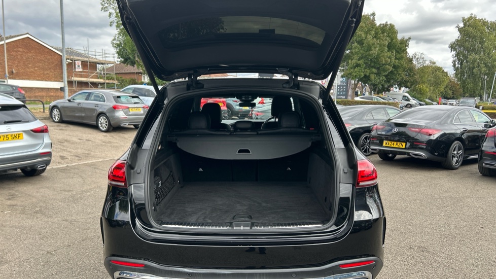 Mercedes-Benz GLE 300d 272 4Matic AMG Line 5dr 9G-Tronic Diesel Estate - Image 4