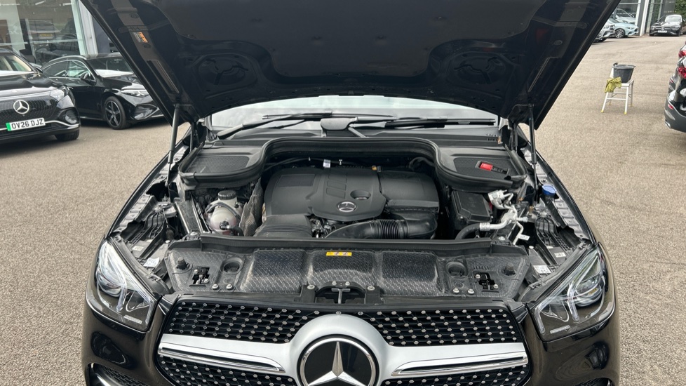 Mercedes-Benz GLE 300d 272 4Matic AMG Line 5dr 9G-Tronic Diesel Estate - Image 8