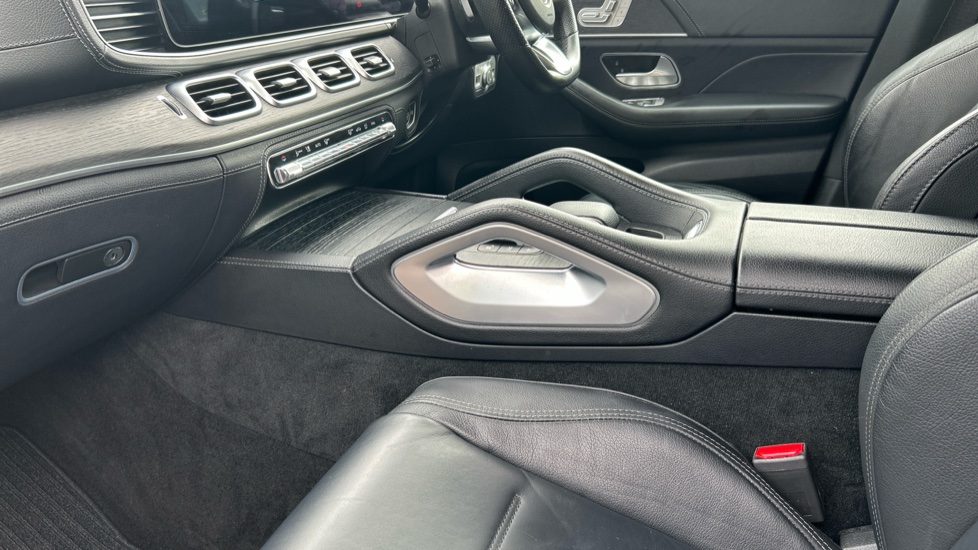 Mercedes-Benz GLE 300d 272 4Matic AMG Line 5dr 9G-Tronic Diesel Estate - Image 13