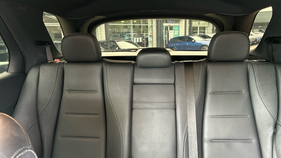 Mercedes-Benz GLE 300d 272 4Matic AMG Line 5dr 9G-Tronic Diesel Estate - Image 15