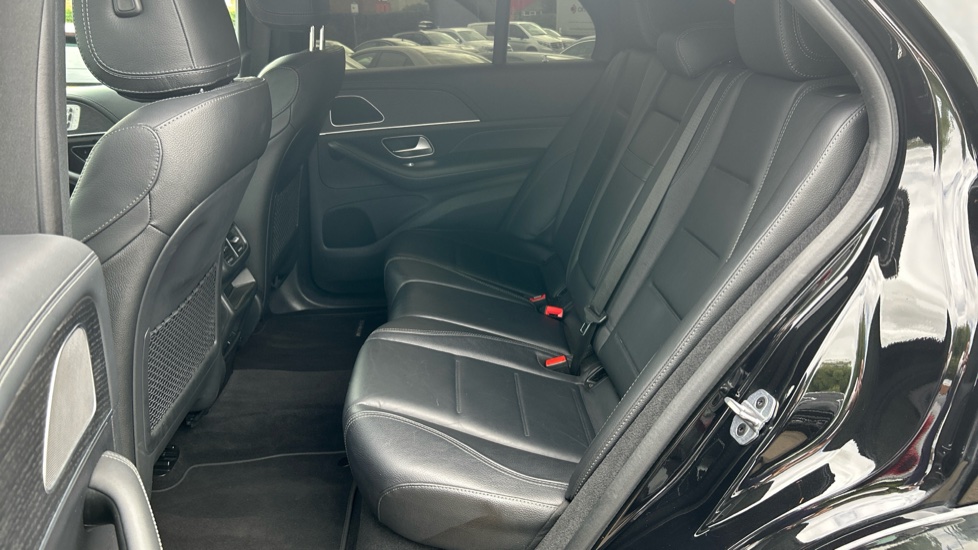 Mercedes-Benz GLE 300d 272 4Matic AMG Line 5dr 9G-Tronic Diesel Estate - Image 16