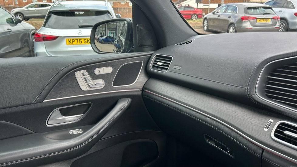 Mercedes-Benz GLE 300d 272 4Matic AMG Line 5dr 9G-Tronic Diesel Estate - Image 28