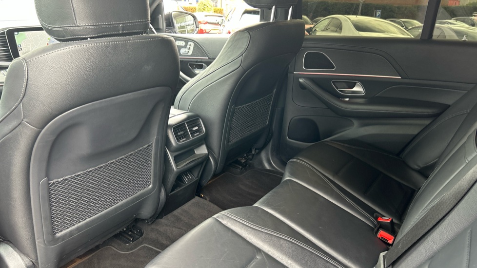 Mercedes-Benz GLE 300d 272 4Matic AMG Line 5dr 9G-Tronic Diesel Estate - Image 32