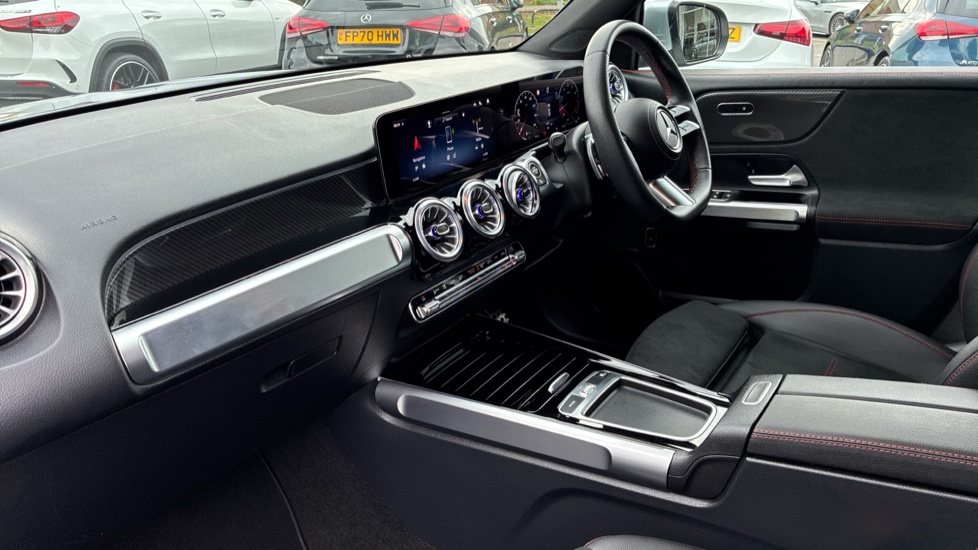 Mercedes-Benz GLB 200 AMG Line Premium 5dr 7G-Tronic Petrol Estate - Image 9
