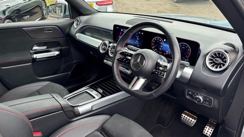 Mercedes-Benz GLB 200 AMG Line Premium 5dr 7G-Tronic Petrol Estate - Image 11