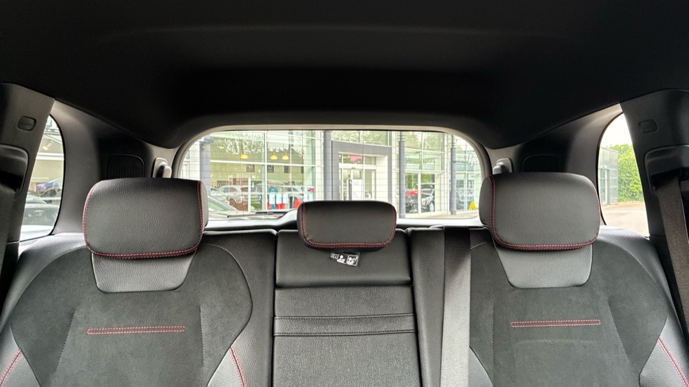Mercedes-Benz GLB 200 AMG Line Premium 5dr 7G-Tronic Petrol Estate - Image 15