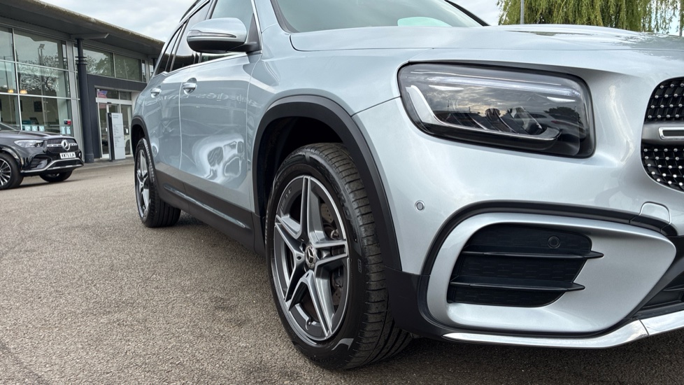 Mercedes-Benz GLB 200 AMG Line Premium 5dr 7G-Tronic Petrol Estate - Image 21