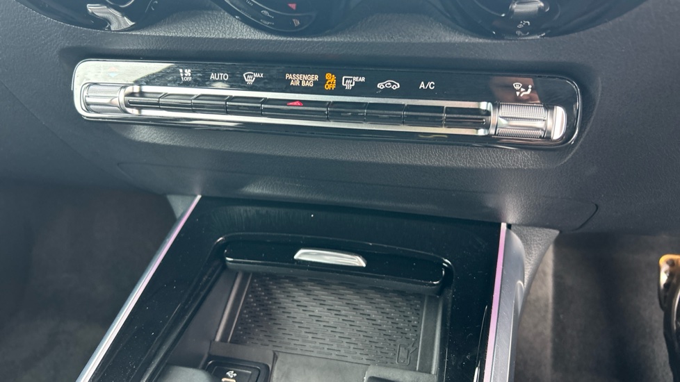Mercedes-Benz GLB 200 AMG Line Executive 5dr 7G-Tronic Petrol Estate - Image 23